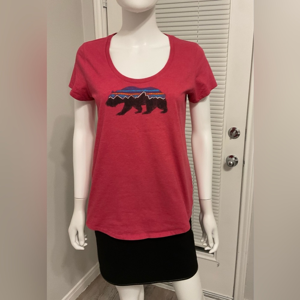 Patagonia. Fitz Roy Bear Scoop T-Shirt - Women's SZ-M T-Shirt.